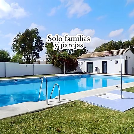 קוניל דה לה פרונטרה Apartamento Junto Al Mar Piscina Solo Familias מראה חיצוני תמונה