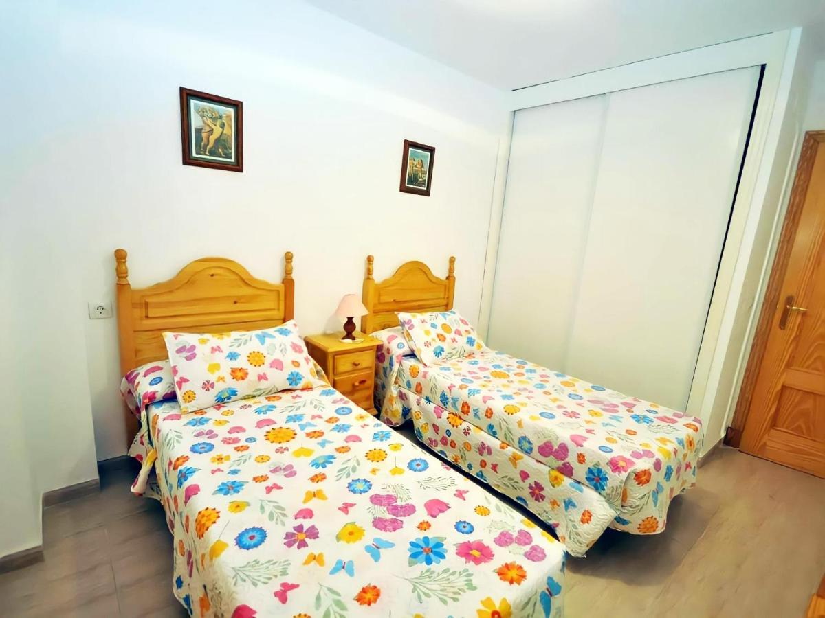 קוניל דה לה פרונטרה Apartamento Junto Al Mar Piscina Solo Familias מראה חיצוני תמונה