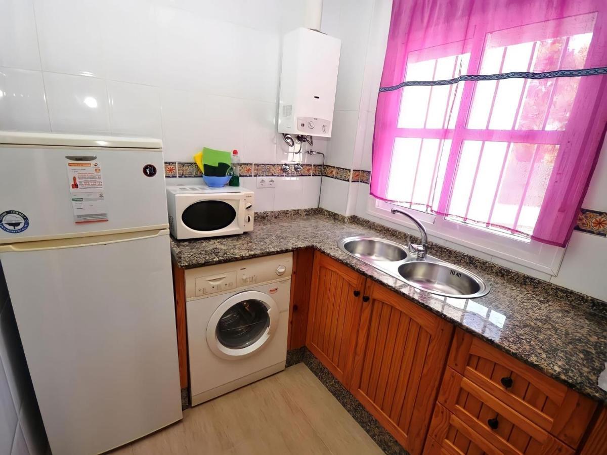 קוניל דה לה פרונטרה Apartamento Junto Al Mar Piscina Solo Familias מראה חיצוני תמונה