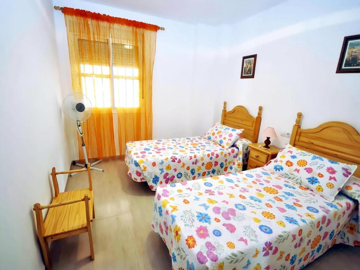 קוניל דה לה פרונטרה Apartamento Junto Al Mar Piscina Solo Familias מראה חיצוני תמונה